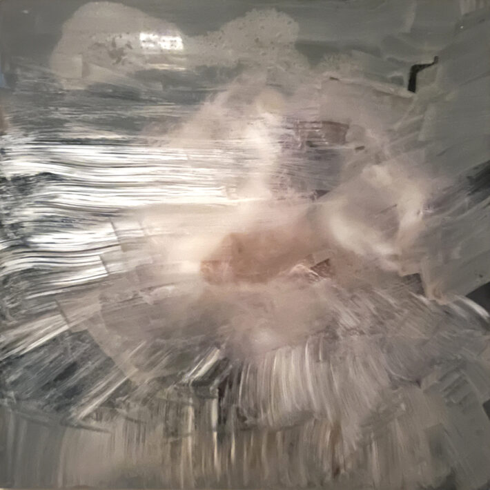 Et lite collageverk som ikke vil noe mer enn å være i følelsen – den blå søndagen, der tiden går saktere, tankene driver og alt får en annen farge.